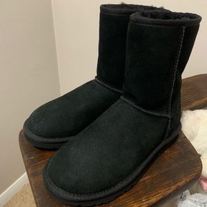 Ugh short boot